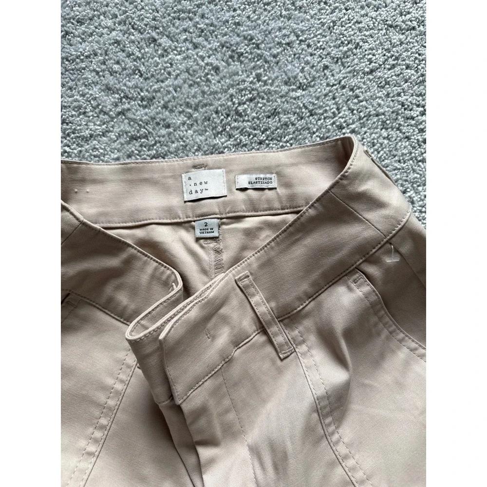 A New Day Womens Tan Khaki High Rise Cargo Pants Straight Leg Stretch Size 2